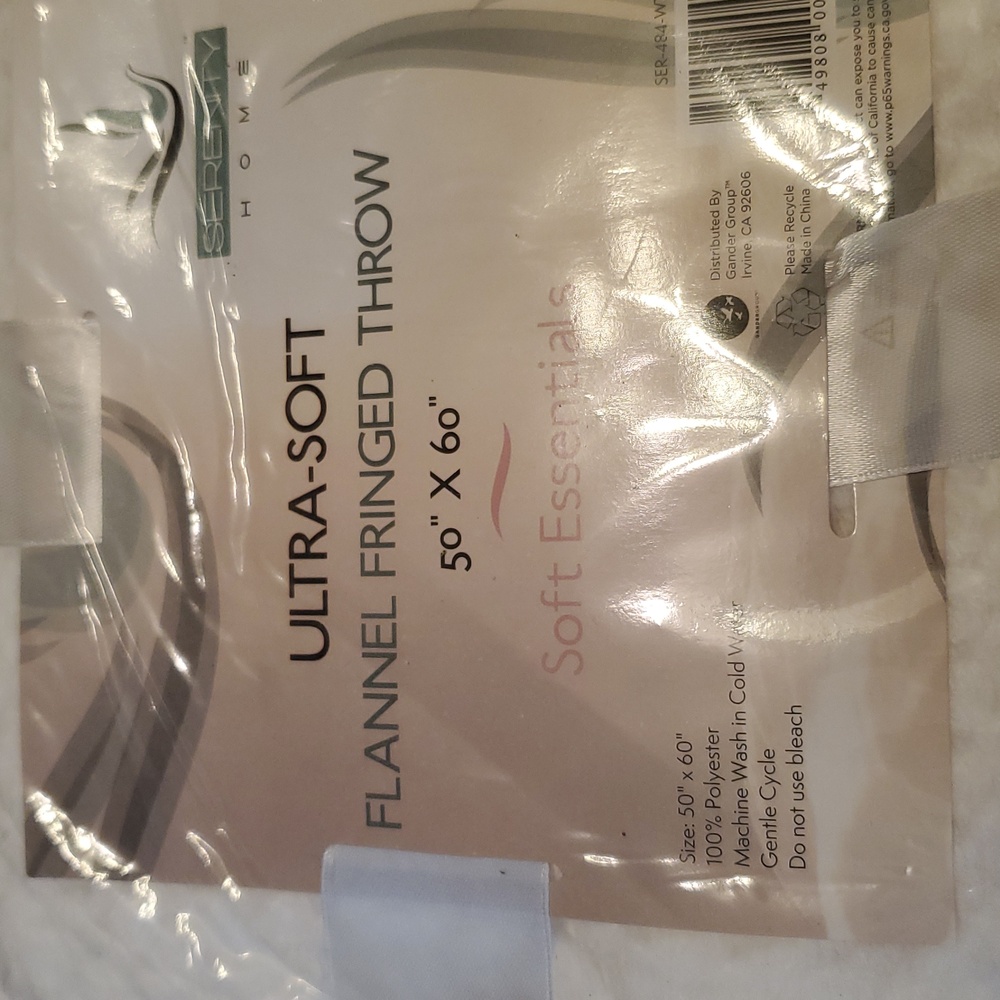 Serenity Home Ultra-Soft Flannel Fringed Throw - White